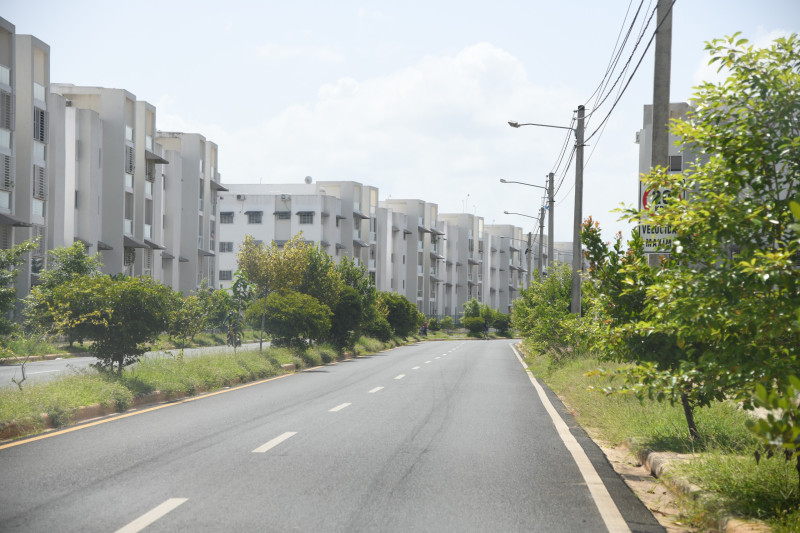 Ciudad Juan Bosch es un megaproyecto habitacional ubicado en Santo Domingo Este. Fue concebido e iniciado en 2015 por el gobierno, en alianza con el sector privado, con el objetivo principal de reducir el déficit habitacional y facilitar vivienda a familias pobres