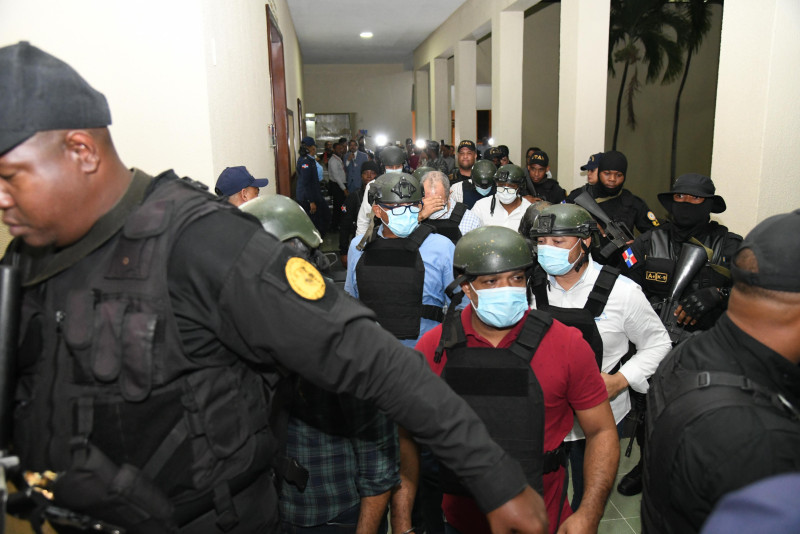 Acusados por el Ministerio Público de formar parte de una red criminal de militares y civiles dedicada a estafar al Estado dominicano.