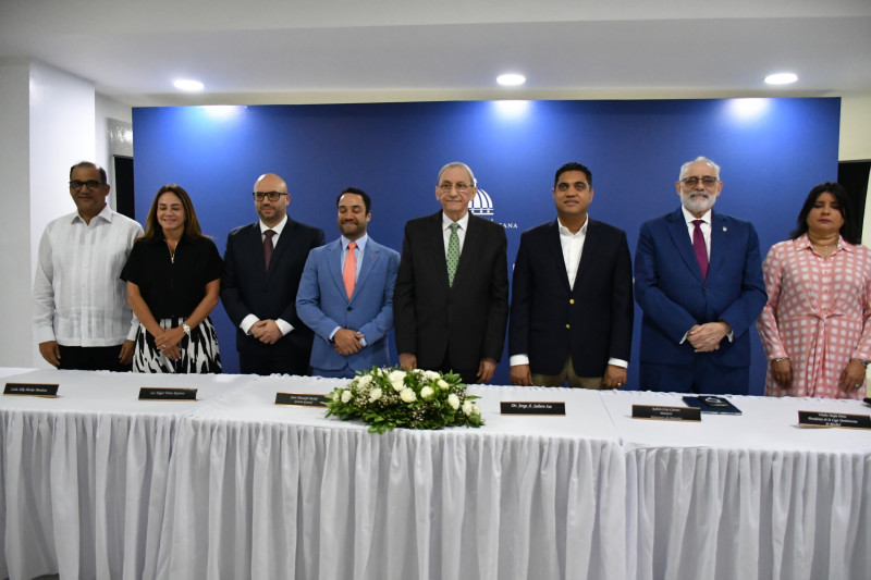 Comisión Consultiva creada por el Presidente Luis Abinader.