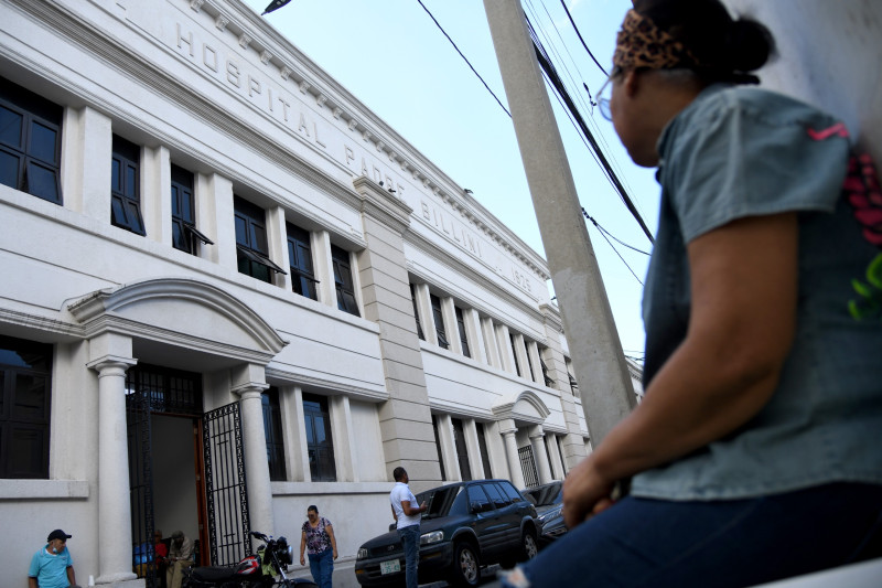 Diferentes sectores reclaman la terminación de la obra de ampliación del hospital Padre Billini, sobre todo su emergencia.