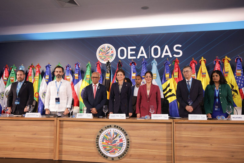 Ministros de Seguridad de 18 países reunidos en Santiago en cumbre auspicia OEA.