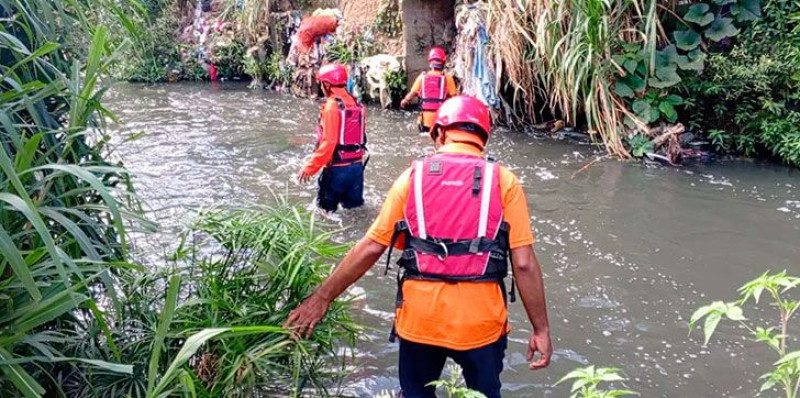 Unidades de la Defensa Civil, el Cuerpo de Bomberos y otros organismos mantuvieron una búsqueda activa del menor.