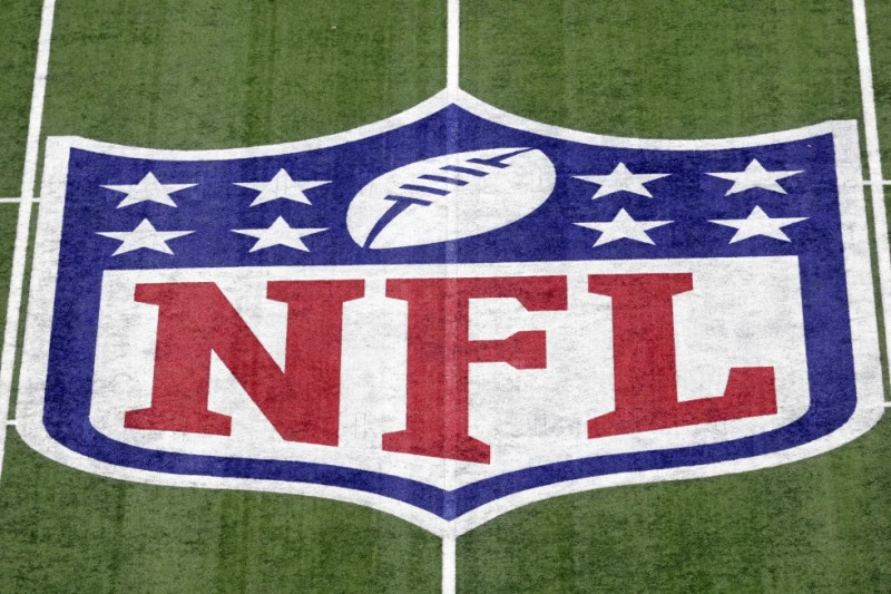 El escudo de la NFL durante el Super Bowl 59, el 9 de febrero de 2025, en Nueva Orleans.