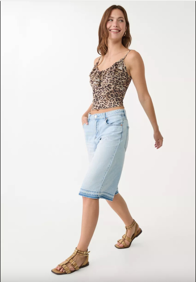 Los modelos vaqueros se han convertido en un básico.  Foto cedida por Stradivarius