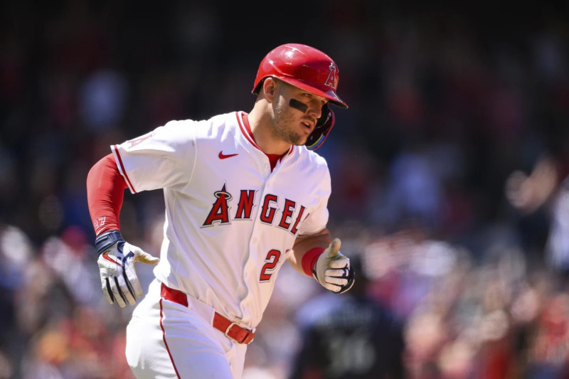 Mike Trout superó a Garret Anderson y a Tim Salmon.