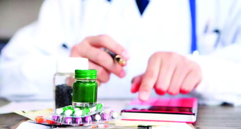 El uso de biosimilares ayuda a reducir los costos de los medicamentos.