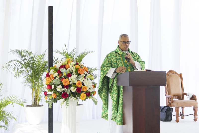 La eucaristía fue ofrecida por el sacerdote César Peralta
