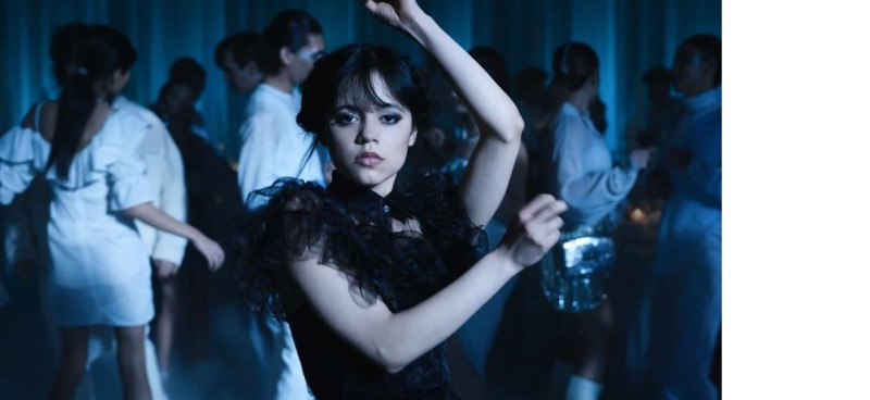 Jenna Ortega, actriz estadounidense de ascendencia mexicana, asume el rol de la Merlina de "Wednesday".