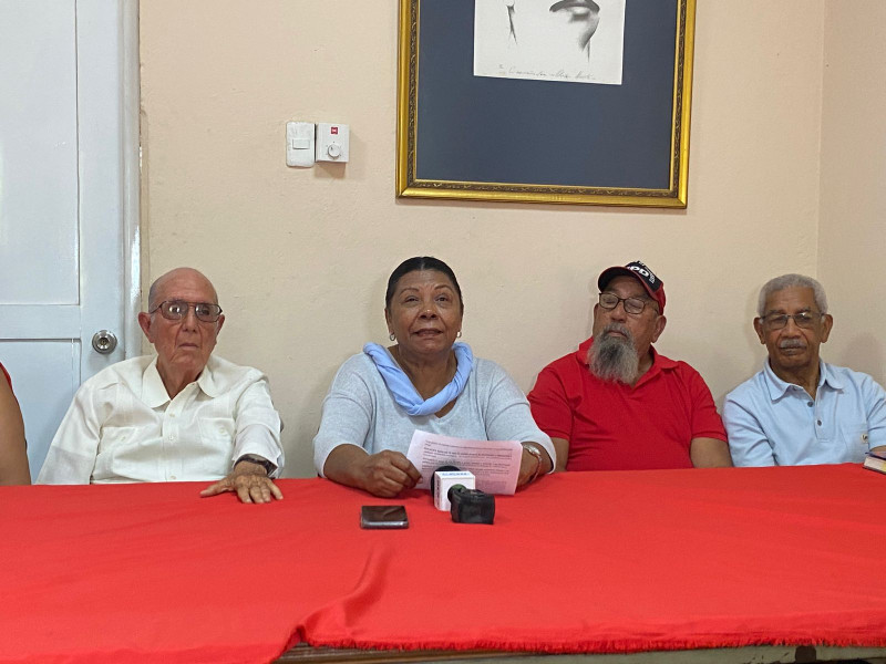 Miembros izquierdistas.