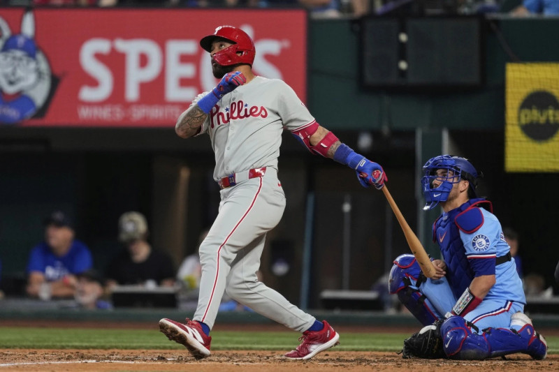 Edmundo Sosa fue el líder en la ofensiva por Filadelfia.