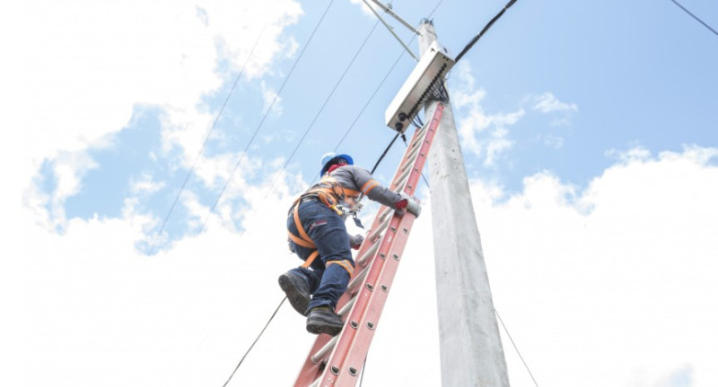 Trabajos de reconección eléctrica de EdeEste