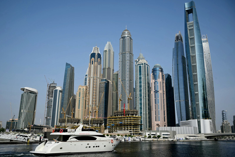 Un yate en Dubai Marina, Dubái, el 6 de agosto de 2025.