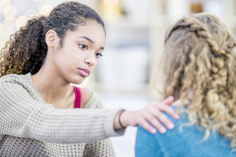 Un ejemplo de programa preventivo exitoso es el método KiVa, originario de Finlandia, que busca “prevenir el bullying escolar a través de la educación en valores y la sensibilización de los estudiantes”.