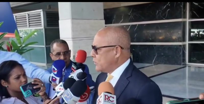 Adocco se querella contra exministro de Educación por lavado de activos