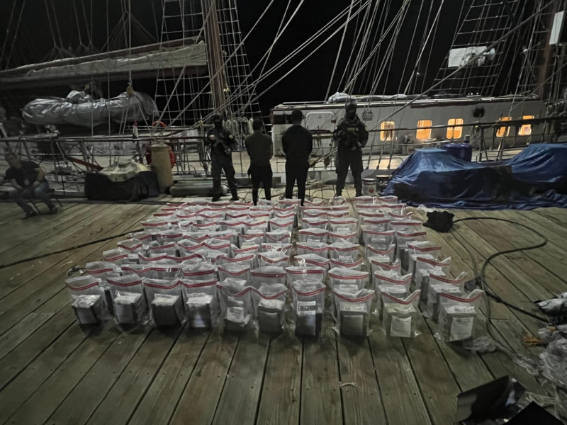 El arresto se realizó a varias millas náuticas al Sur de Punta Salinas