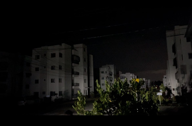 Denuncian apagones en el proyecto residencial “Mi Vivienda Ciudad Modelo Norte”, en Villa Mella.
