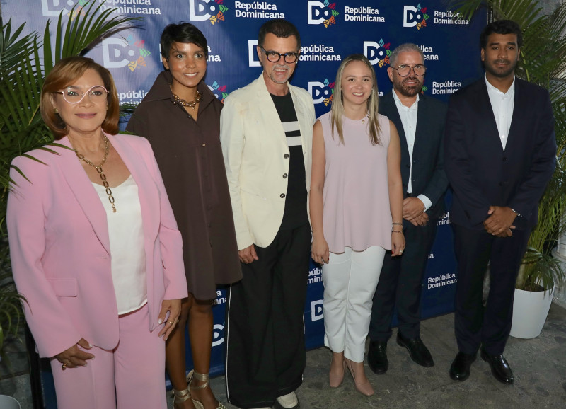 Aida Virginia Martínez, Ichanell Rodríguez, Sócrates McKinney, Estela Coiscou, Carlos Bermúdez y Jaime Montilla.