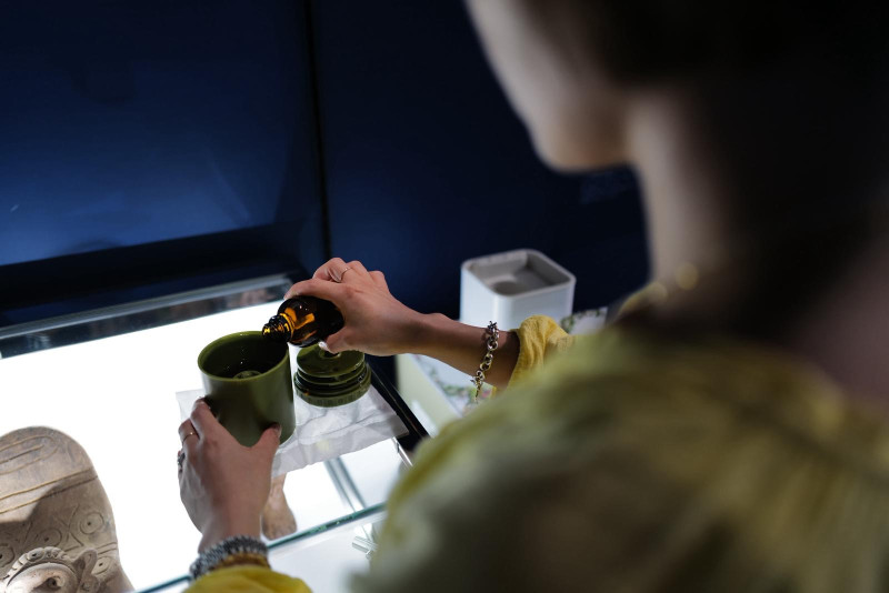 Haruna Sema con su perfume