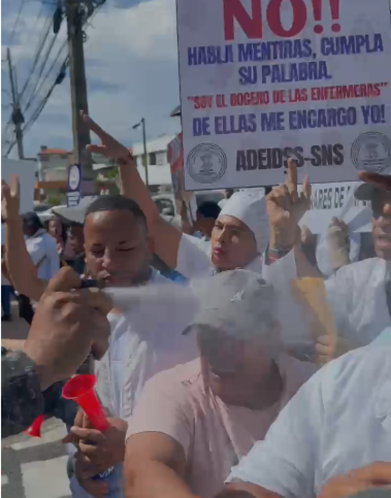 Los manifestantes marcharon exigiendo la aplicación de la pensión de un 100% y otras reivindicaciones