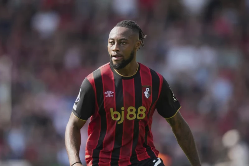 Antoine Semenyo, del AFC Bournemouth, en acción durante el partido de la Liga Premier  contra los Wolverhampton Wanderers, el 23 de agosto de 2025.