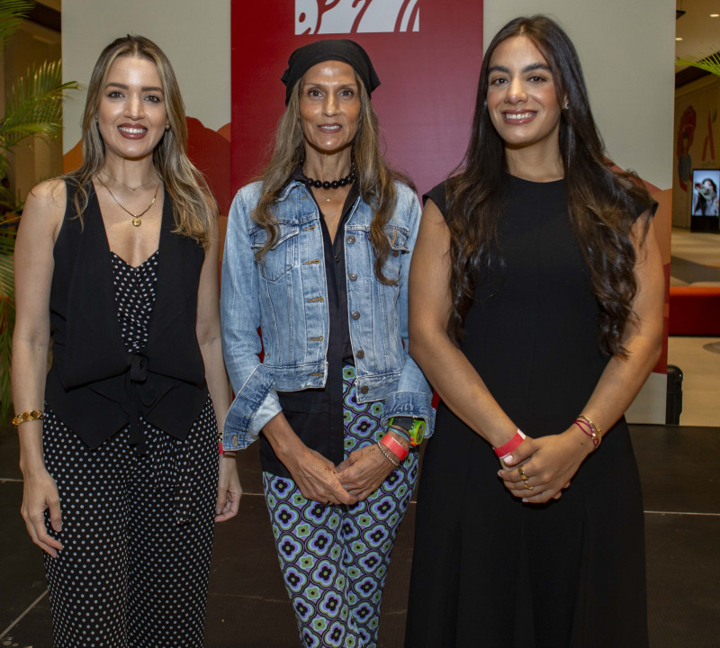 Jeimi Ross, Ana Thomén y Amelia Hernández.