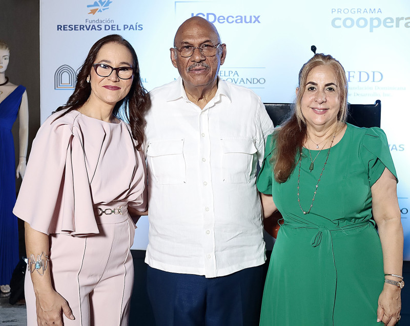 Niurka Durán,Teodoro Moreta y  Francia de Moreta.