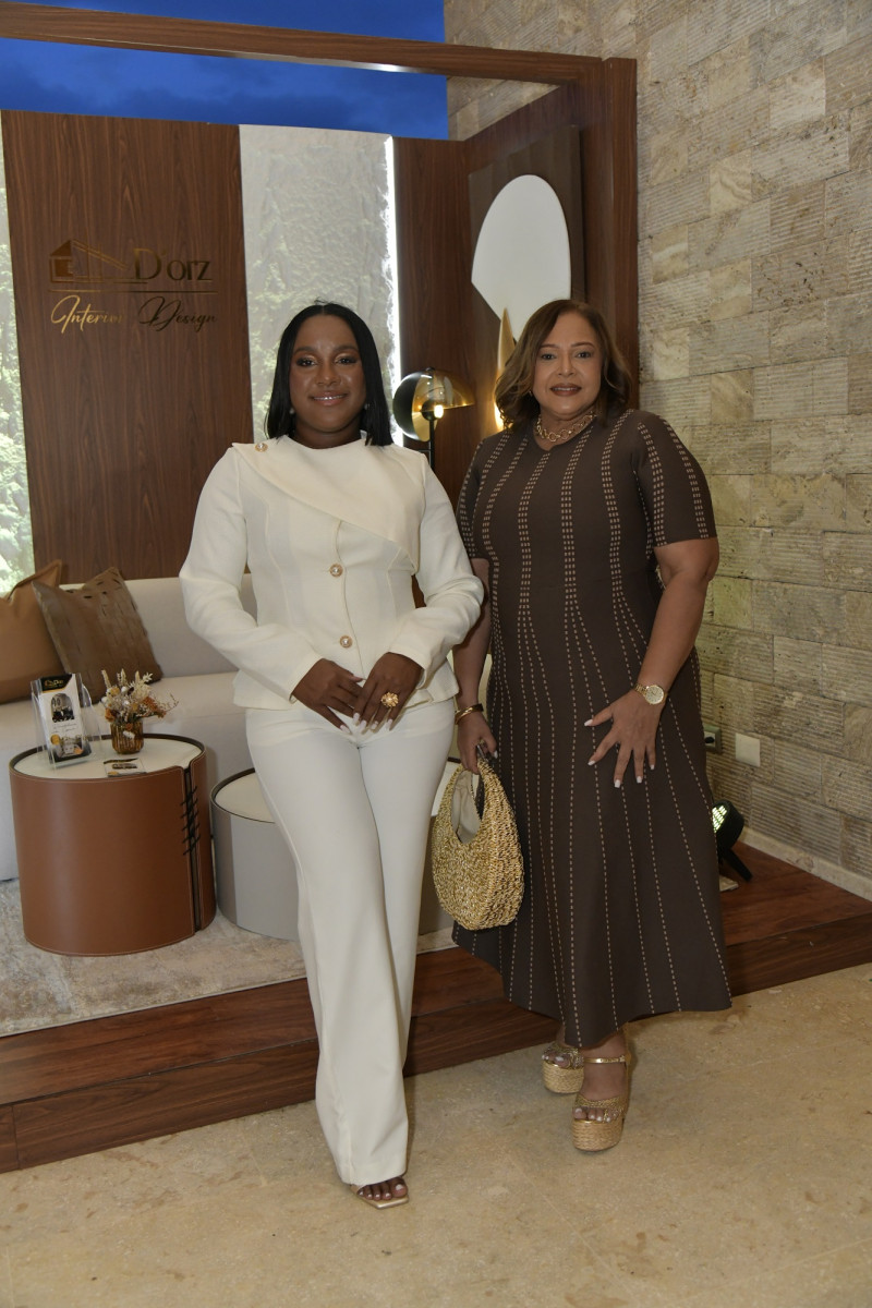 Julissa Dambruck y Finetta Cepeda.