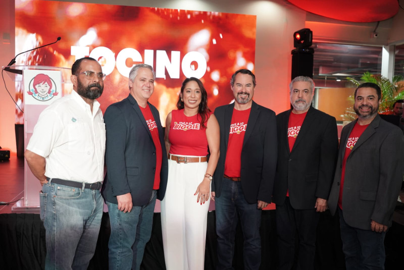 Osiris Pimentel, Mitchell Aguilera, Lakshmi Toledano, Fred Oscar Imbert, Etienne Sánchez y Ariel Sánchez