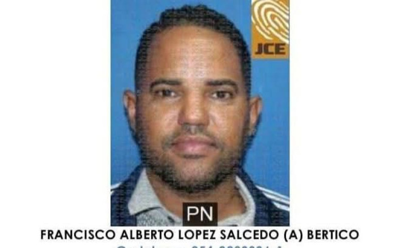 Francisco Alberto López Salcedo, quien se quitó la vida luego de herir en el fin de semana a su expareja sentimental.
