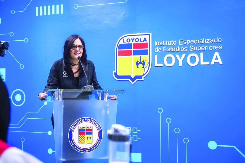 Liza Arzeno, directora de Relaciones Públicas y Fundación Altice.