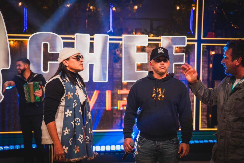 Elvis Crespo y El Blachy durante ensayos para la Gran Final de Top Chef VIP
Cortesía: Puntería Records