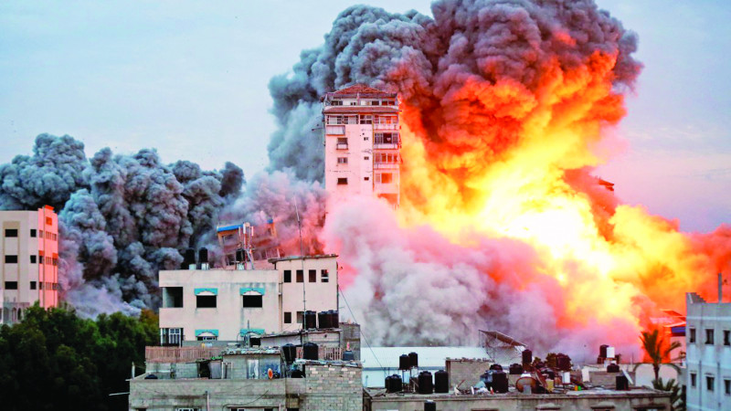 Un bombardeo israelí pulverizó esta estructura en la Franja de Gaza, horrorizando a familias del enclave.