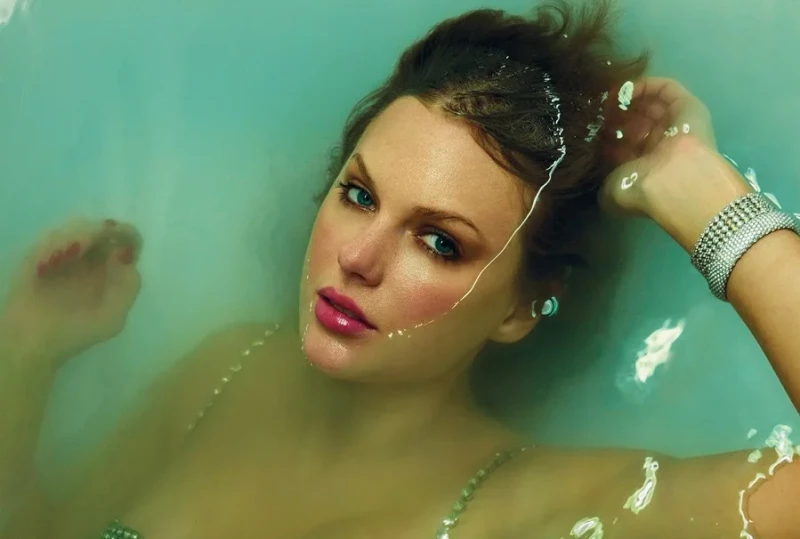 Taylor Swift regresa con 'The Life of a Showgirl', su duodécimo álbum de estudio. EFE/ Republic Records / Mert Alas & Marcus Piggot