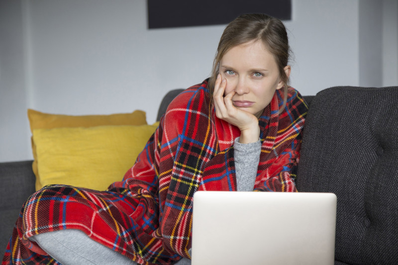 La gente se alejará de la Red debido a que sus aspectos negativos superarán a los positivos, según Geert Lovink. Foto: katemangostar-Freepik.