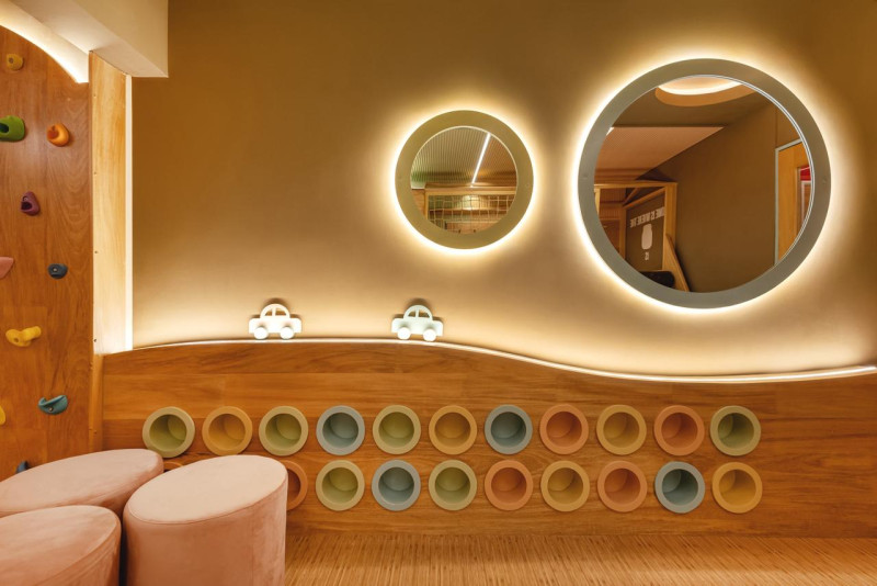 Espacio ambientado según metodología Montessori para un local comercial