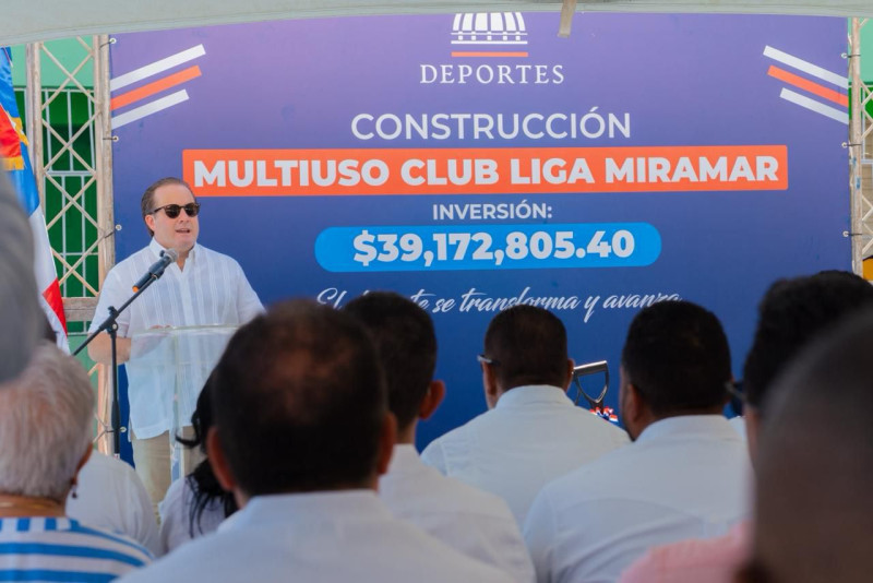 El ministro Paliza dió el primer picazo para la construcción del Multiuso de la Liga Deportiva Miramar
