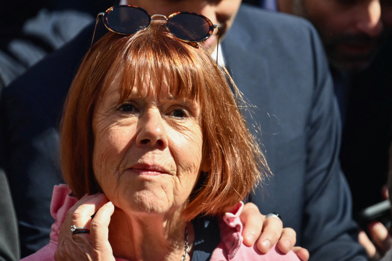 Gisele Pelicot pronuncia un discurso ante el tribunal antes del juicio de apelación en el caso de violación de Mazan, en el juzgado de Nimes, sur de Francia, el 6 de octubre de 2025.