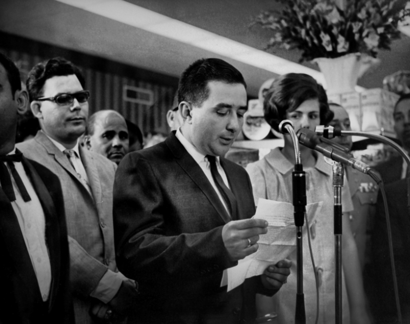 Don José en la apertura de Supermercados Nacional.