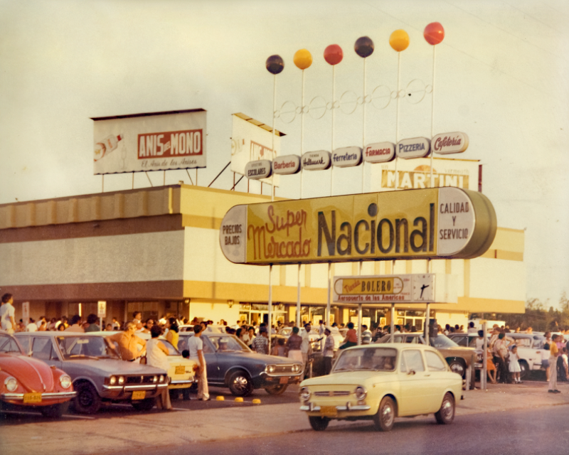 Supermercados Nacional 27 de Febrero.