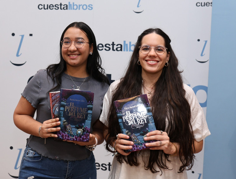 Elianny Paulino y Rosadela Guzmán.