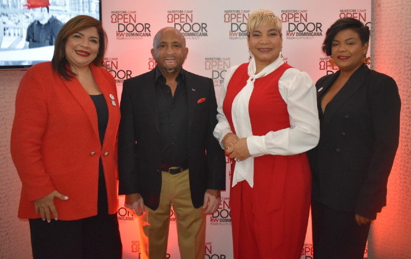 Giovanna Sacco, José Matos, Rodelixsa Manzueta y Wanda Del Orbe.