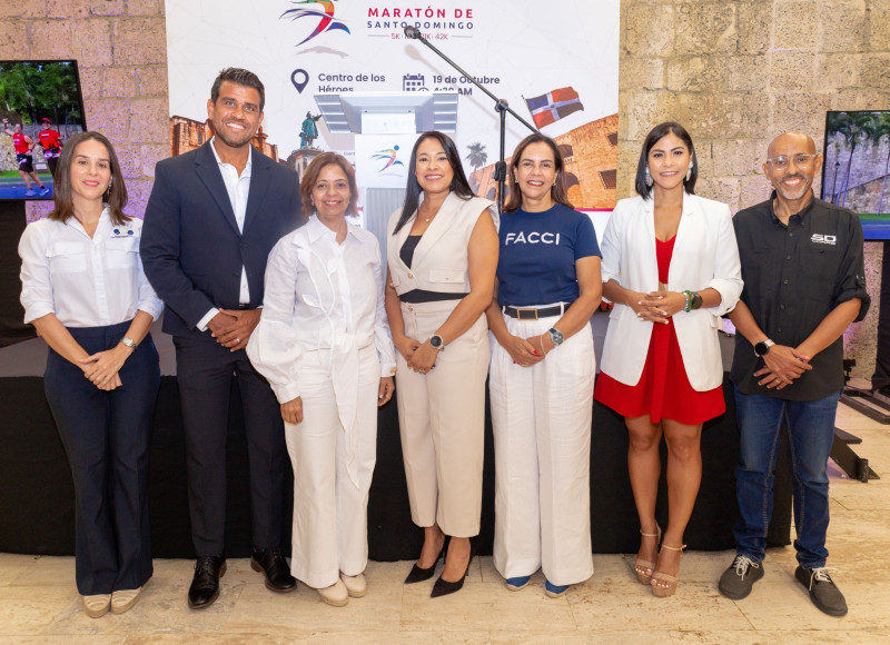 María Teresa San Jiovanni, Modesto Reyes, Yolanda De la Rosa, Marlenny Peña, Alexandra Matos de Purcell, Karla Martín y Puro De La Cruz.