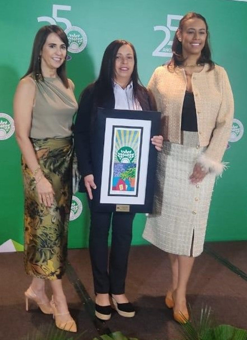 Vivian Dávila, Zeneida Pérez y Noelia Peña.