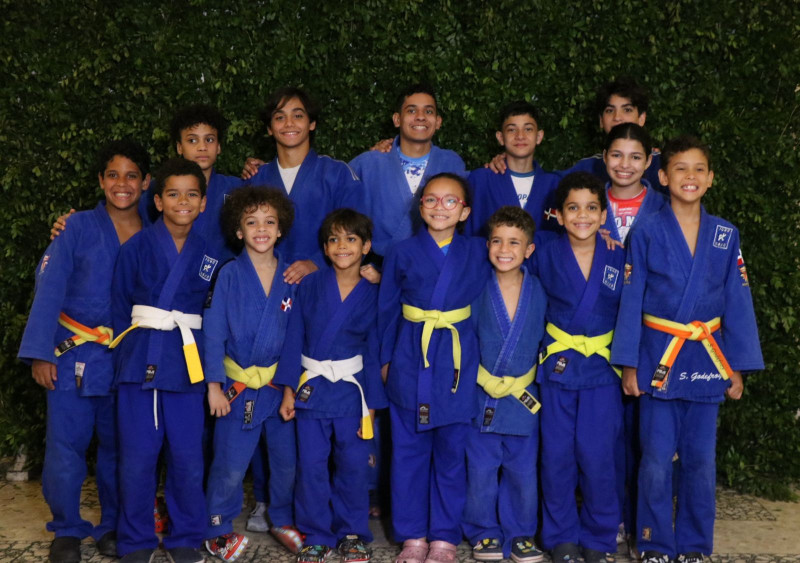 Una representación de algunos de los atletas de más de 10 años que estarán compitiendo en la Copa Judo Naco.