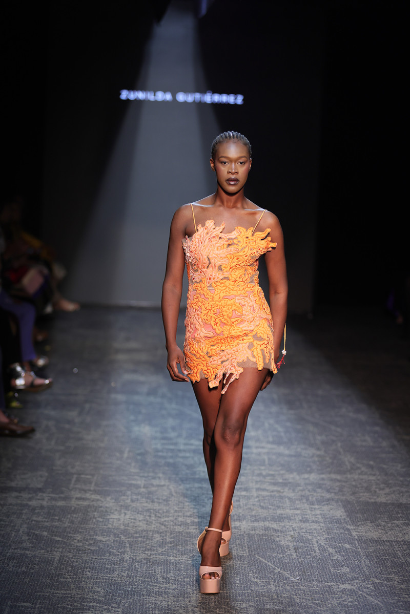 Zunilda Gutiérrez, quien presentó en la pasarela de RD Fashion Week 2025 su colección “Boca del Toro”