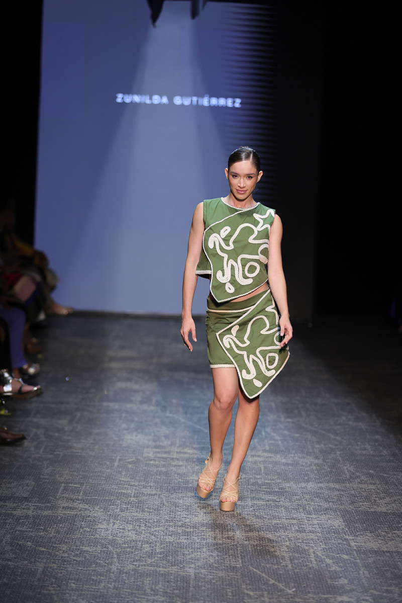 Zunilda Gutiérrez, quien presentó en la pasarela de RD Fashion Week 2025 su colección “Boca del Toro”