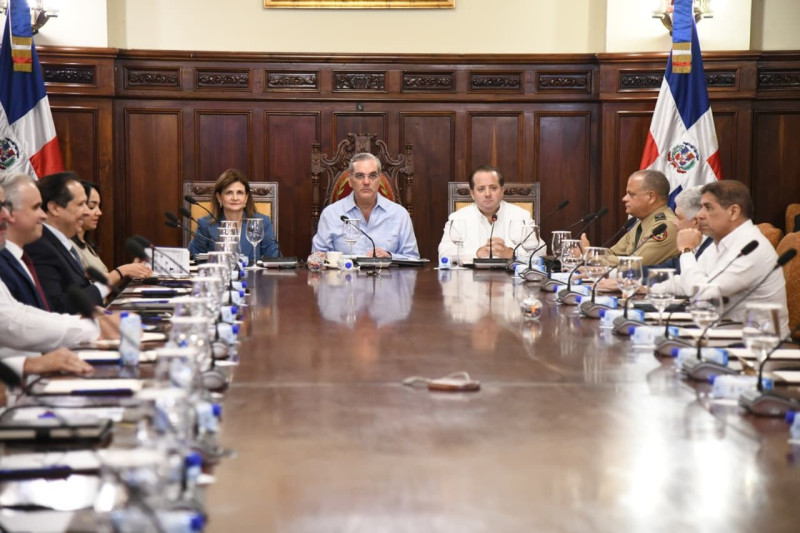 Durante la realización del "breve" Consejo de Ministros, el presidente Luis Abinader y su gabinete hablaron sobre la ejecución de los recursos del Estado, especialmente el gasto de capital debido al presupuesto complementario aprobado