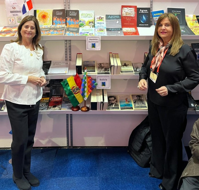 Margarita Franco Zimmermann y  Leonor Elmúdesi de Bancalari.