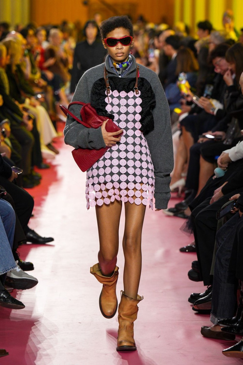 Chloé Paredes: la modelo dominicana que conquista la Semana de la Moda de París