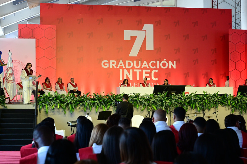Intec gradúa nuevos profesionales